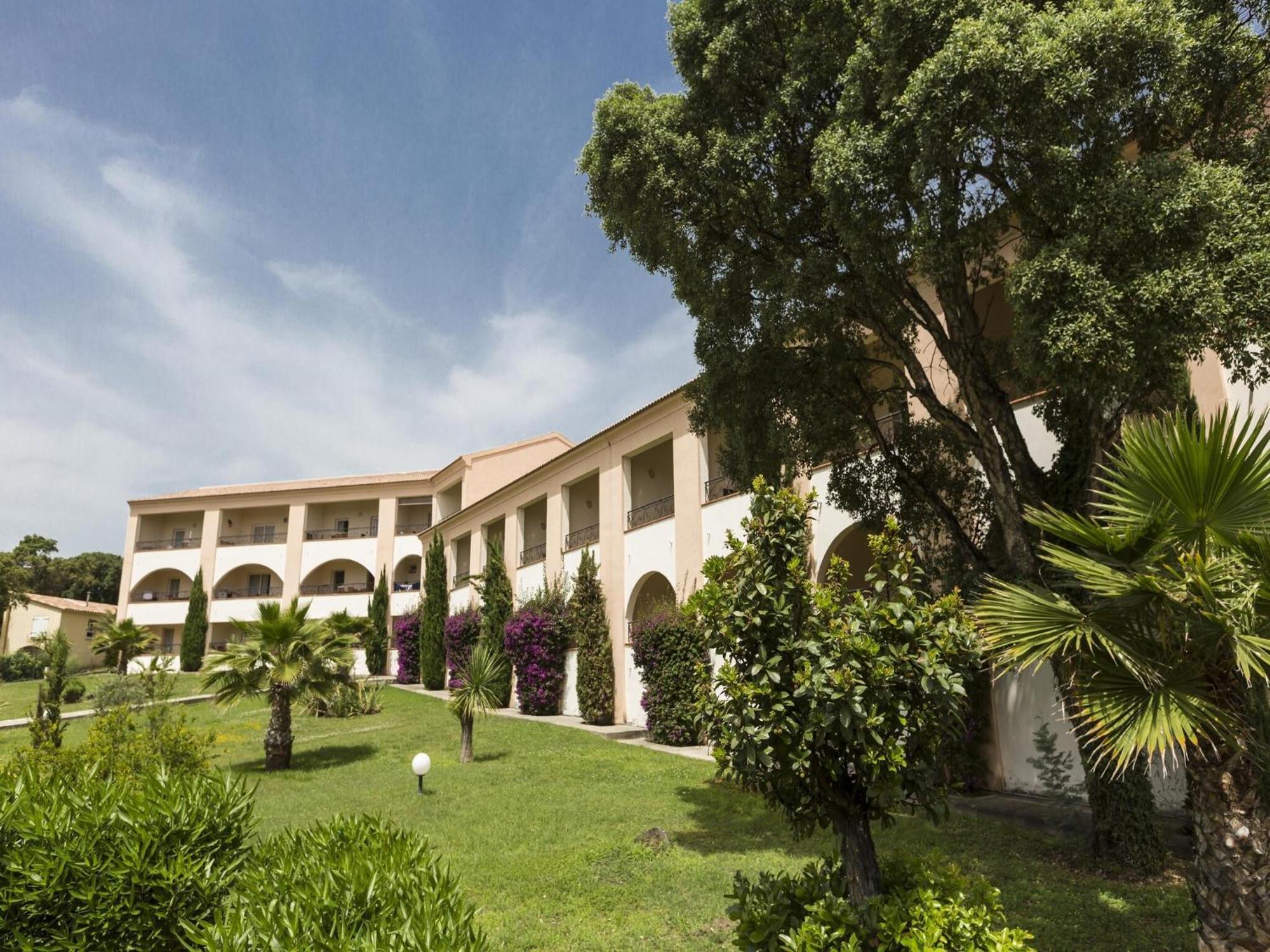 Apartment Spacious With Balcony On The Eastern Coast Of Corsica